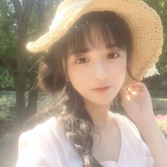 Meet your Posher, Ruth - Picture 1 of 1